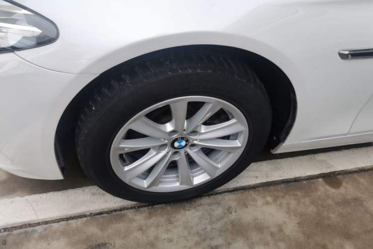 Used BMW 5 Series 2014 520Li Elegant Model Left Front Wheel Hub