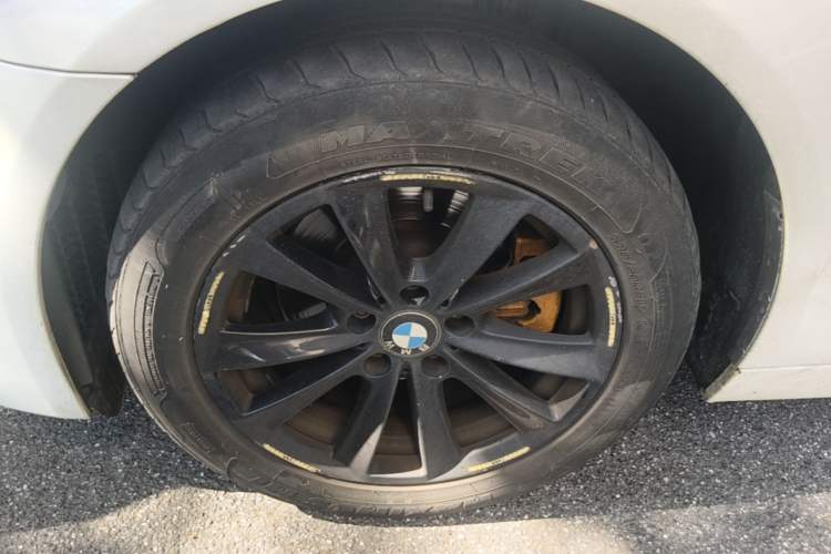 Used BMW 5 Series 2014 520Li Elegant Model Left Front Wheel Hub