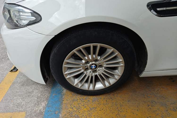 Used BMW 5 Series 2014 525Li Leading Model Left Front Wheel Hub