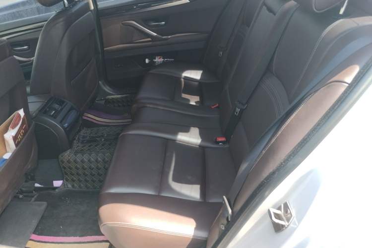 Used BMW 5 Series 2014 525Li Luxury Design Package Left Rear Seat