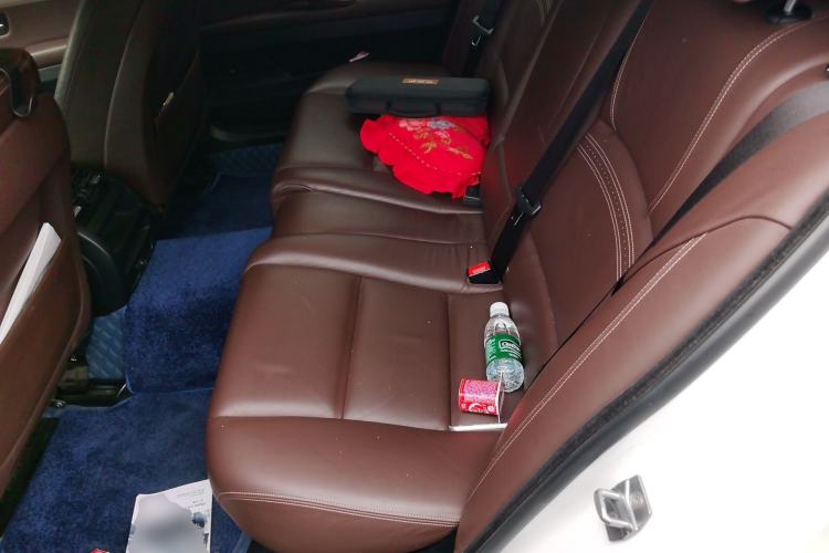 Used BMW 5 Series 2014 525Li Luxury Design Package Left Rear Seat