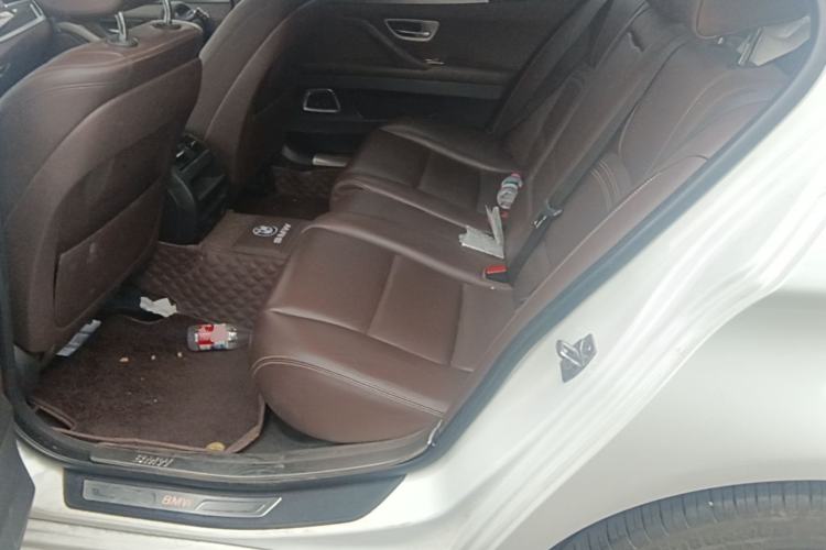 Used BMW 5 Series 2014 525Li Luxury Design Package Left Rear Seat