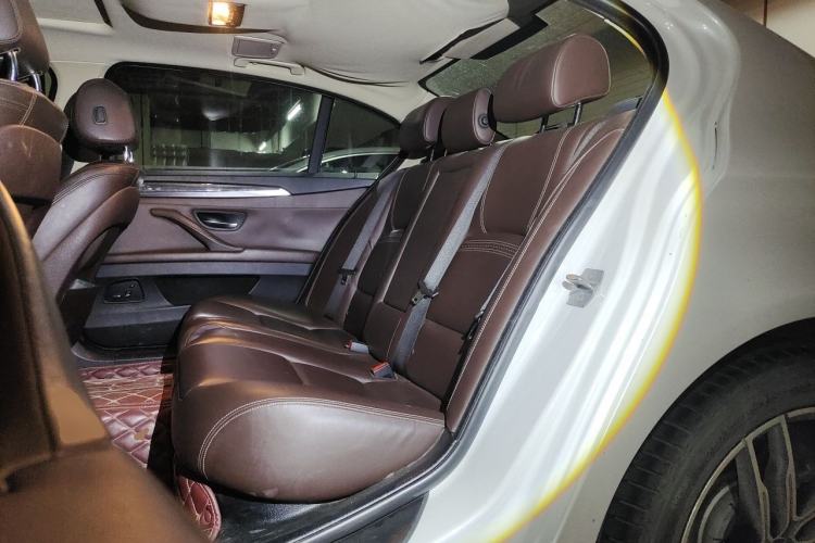 Used BMW 5 Series 2014 525Li Luxury Design Package Left Rear Seat