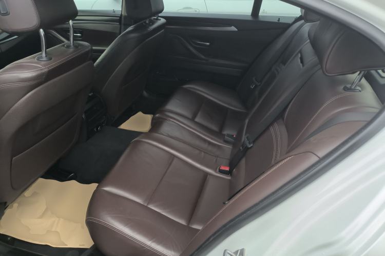 Used BMW 5 Series 2014 525Li Luxury Design Package Left Rear Seat