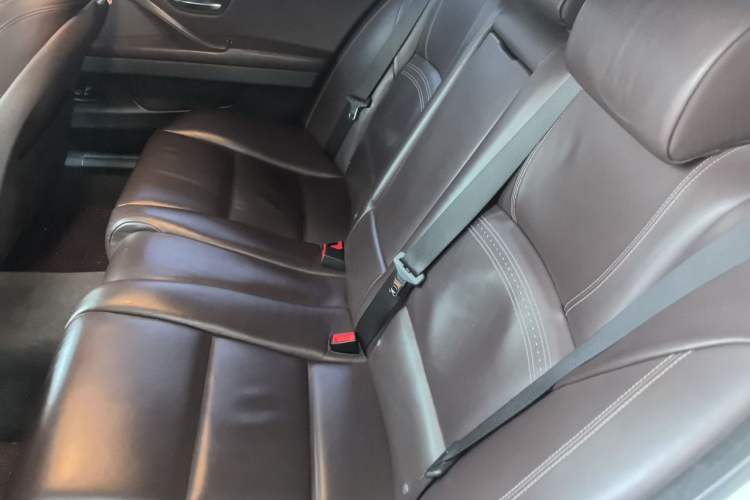 Used BMW 5 Series 2014 525Li Luxury Design Package Left Rear Seat