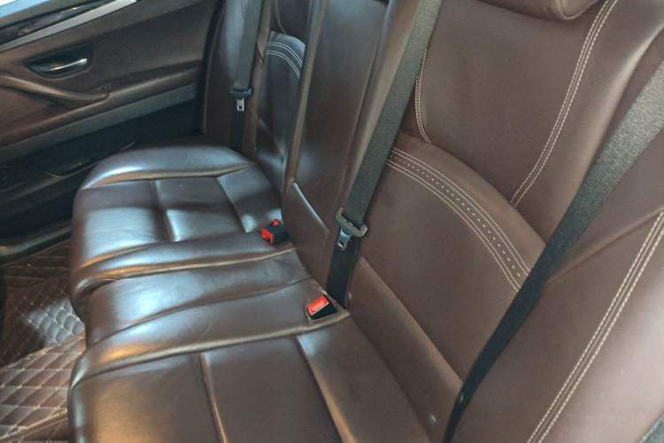 Used BMW 5 Series 2014 525Li Luxury Design Package Left Rear Seat