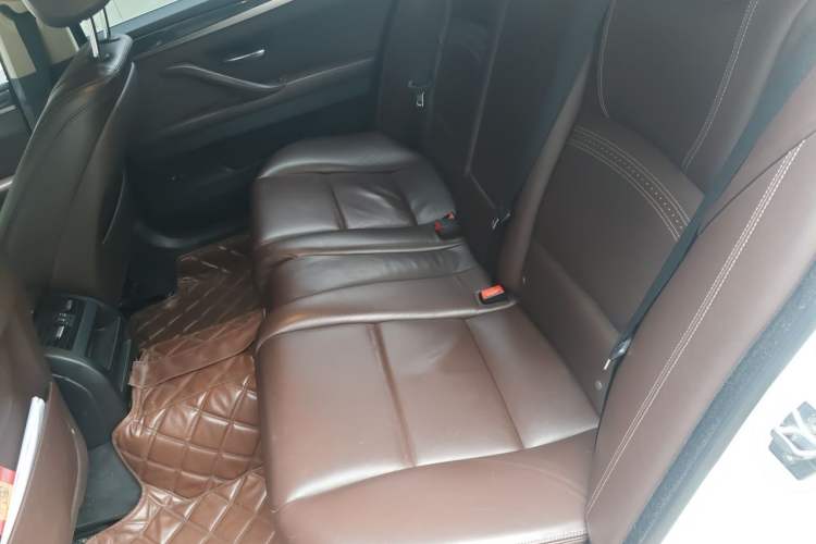 Used BMW 5 Series 2014 525Li Luxury Design Package Left Rear Seat