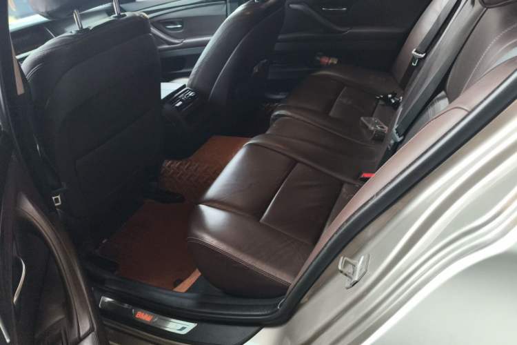 Used BMW 5 Series 2014 525Li Luxury Design Package Left Rear Seat