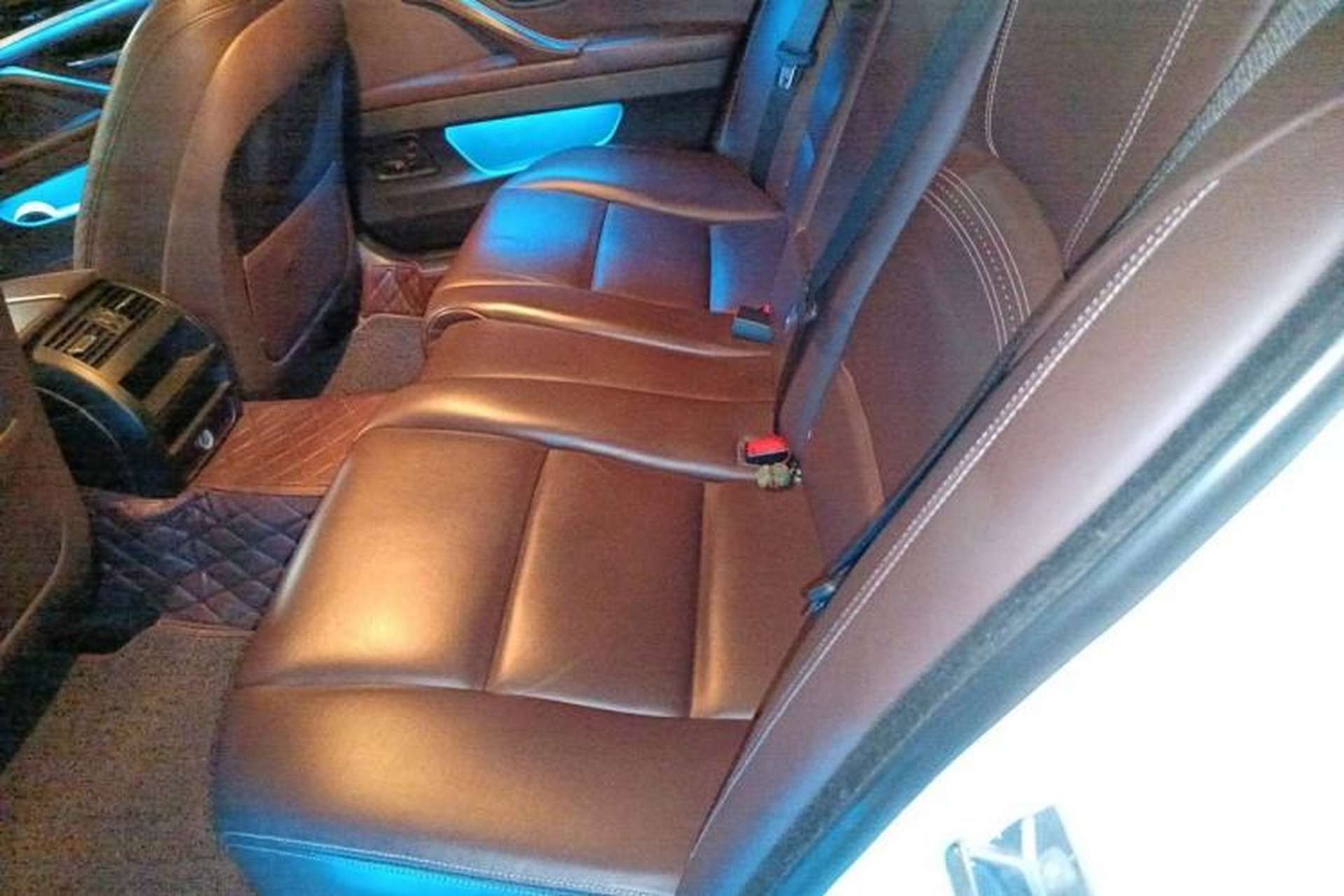Used BMW 5 Series 2014 525Li Luxury Design Package Left Rear Seat