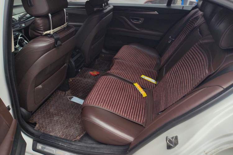 Used BMW 5 Series 2014 525Li Luxury Design Package Left Rear Seat