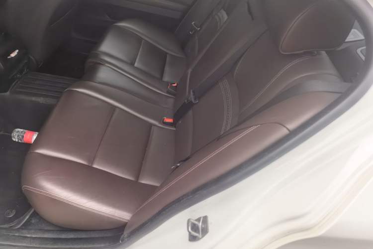 Used BMW 5 Series 2014 525Li Luxury Design Package Left Rear Seat