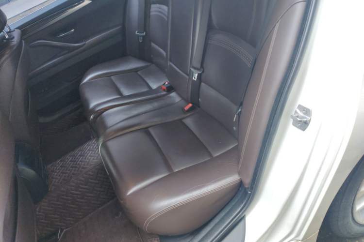 Used BMW 5 Series 2014 525Li Luxury Design Package Left Rear Seat