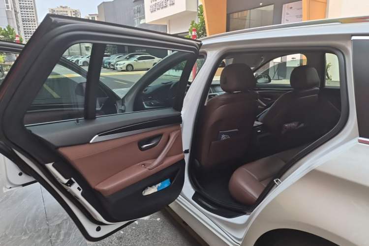 Used BMW 5 Series 2014 520i Touring Edition Left Rear Seat
