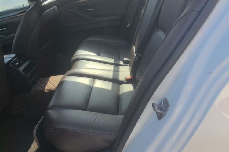 Used BMW 5 Series 2014 525Li Luxury Design Package Left Rear Seat