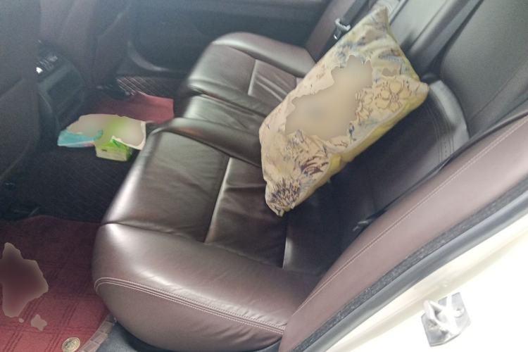 Used BMW 5 Series 2014 525Li Luxury Design Package Left Rear Seat