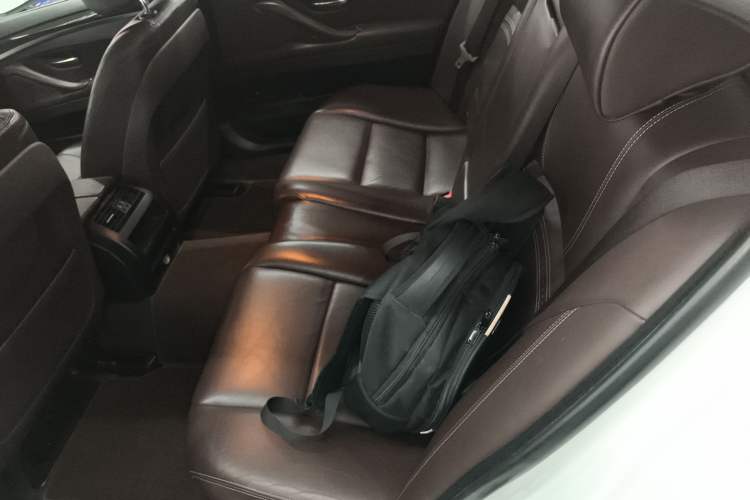 Used BMW 5 Series 2014 525Li Luxury Design Package Left Rear Seat