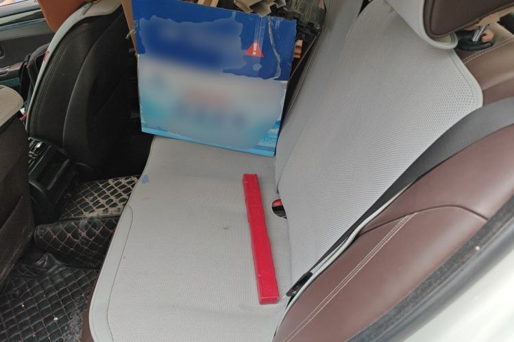 Used BMW 5 Series 2014 525Li Luxury Design Package Left Rear Seat