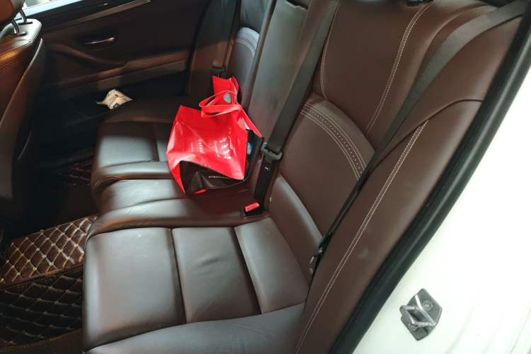 Used BMW 5 Series 2014 525Li Luxury Design Package Left Rear Seat