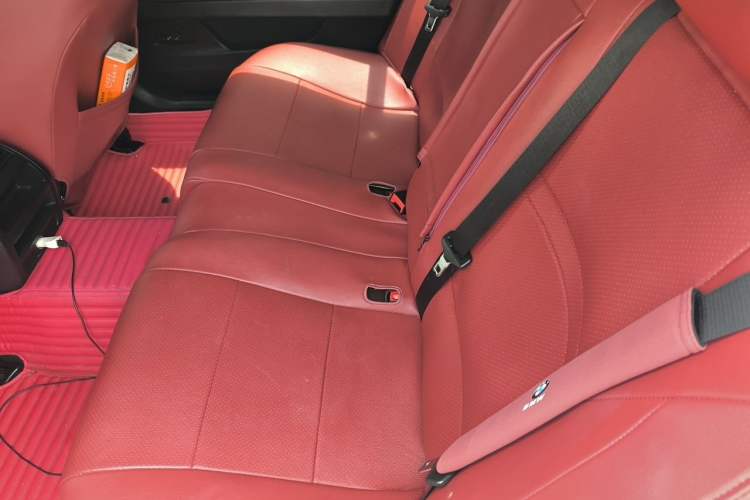 Used BMW 5 Series 2014 525Li Luxury Design Package Left Rear Seat