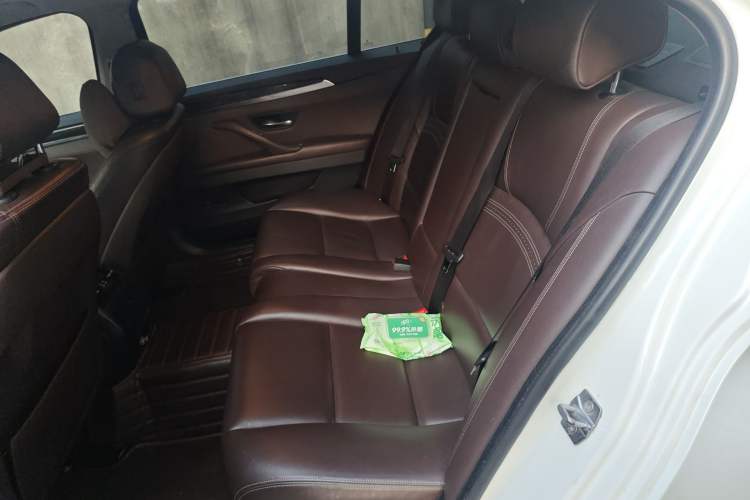 Used BMW 5 Series 2014 525Li Luxury Design Package Left Rear Seat
