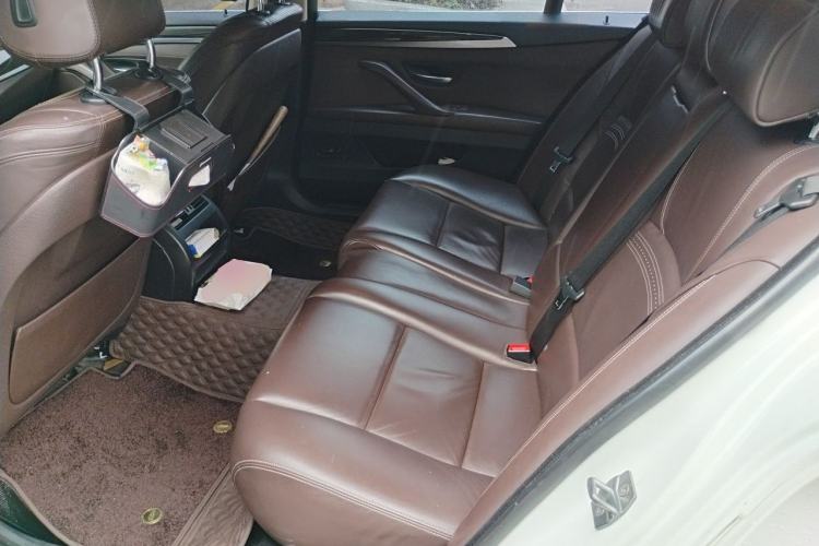 Used BMW 5 Series 2014 525Li Luxury Design Package Left Rear Seat
