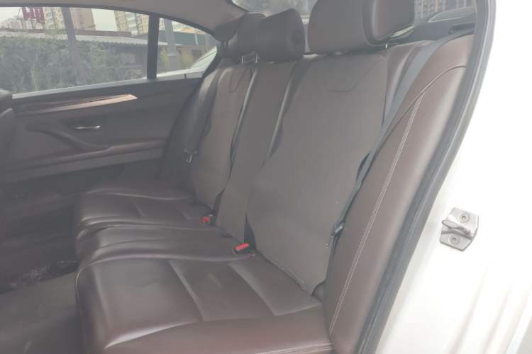 Used BMW 5 Series 2014 525Li Luxury Design Package Left Rear Seat