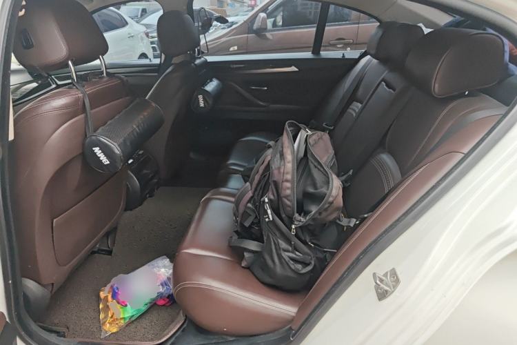 Used BMW 5 Series 2014 525Li Luxury Design Package Left Rear Seat