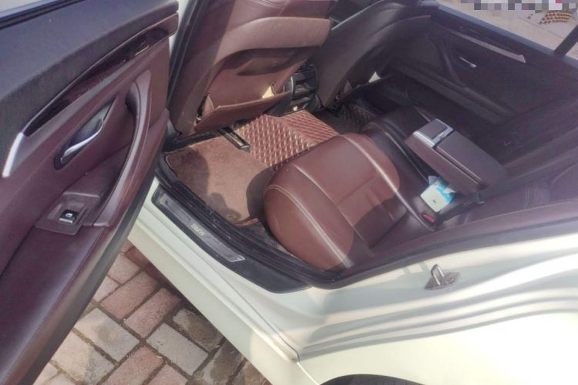 Used BMW 5 Series 2014 525Li Luxury Design Package Left Rear Seat