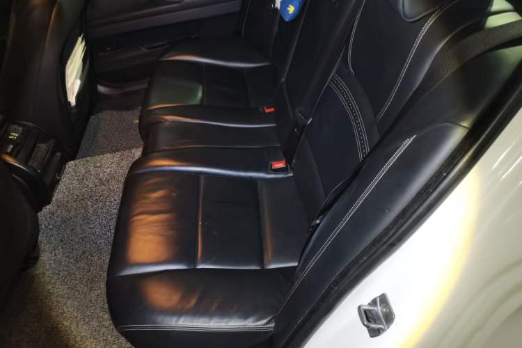 Used BMW 5 Series 2014 525Li Luxury Design Package Left Rear Seat