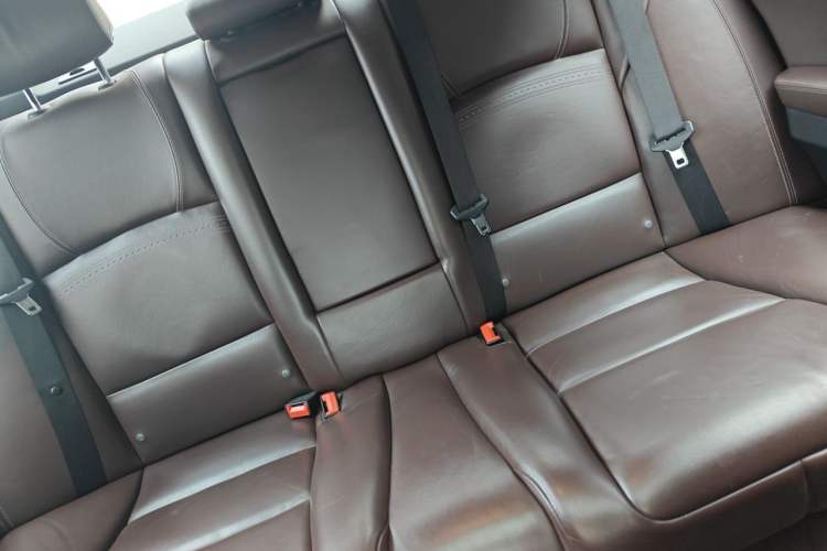 Used BMW 5 Series 2014 525Li Luxury Design Package Left Rear Seat