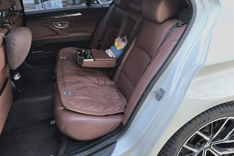 Used BMW 5 Series 2014 525Li Leading Model Left Rear Seat