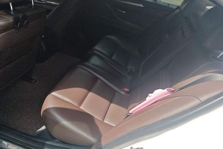 Used BMW 5 Series 2014 525Li Luxury Design Package Left Rear Seat