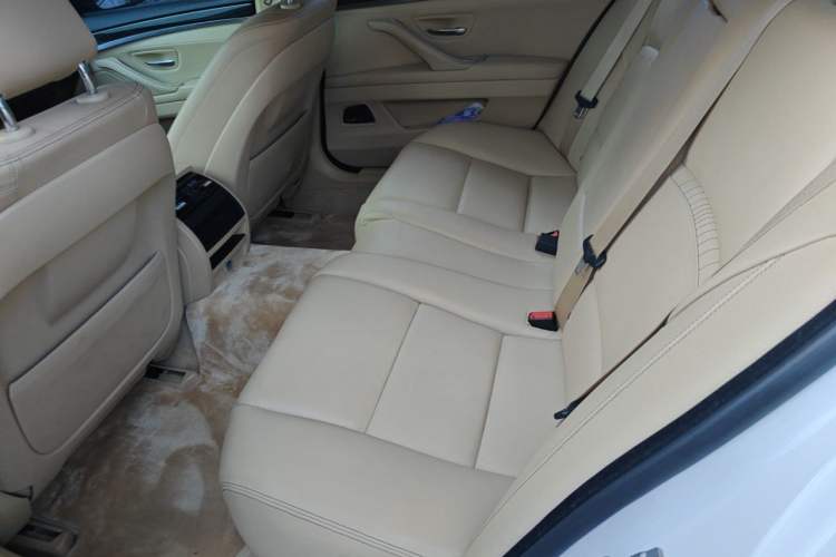 Used BMW 5 Series 2014 525Li Luxury Design Package Left Rear Seat