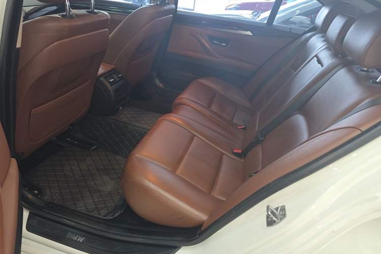Used BMW 5 Series 2014 525Li Leading Model Left Rear Seat