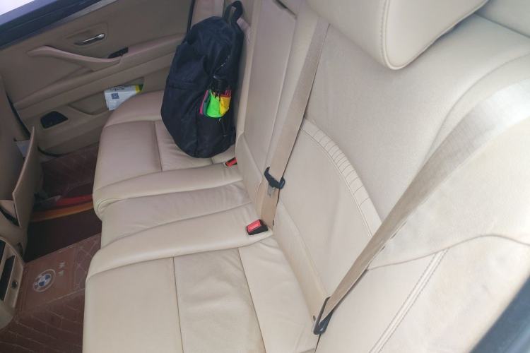 Used BMW 5 Series 2014 525Li Luxury Design Package Left Rear Seat