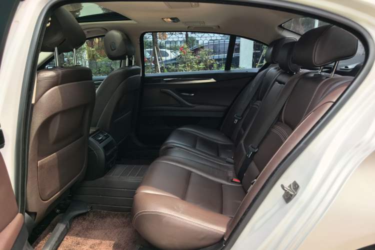 Used BMW 5 Series 2014 525Li Luxury Design Package Left Rear Seat