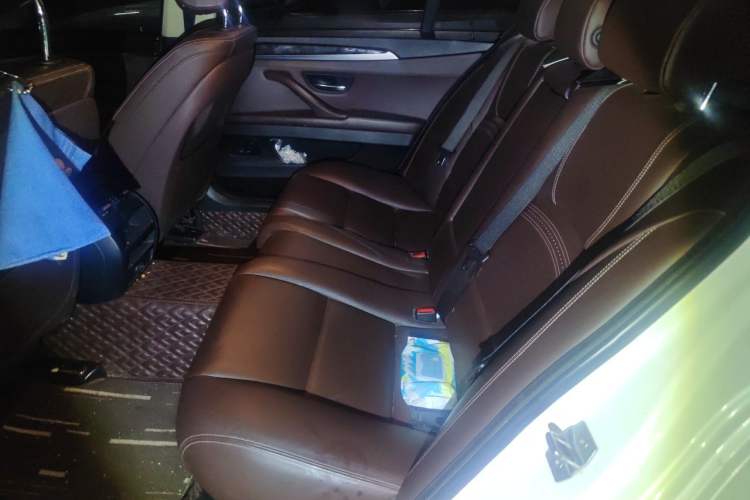 Used BMW 5 Series 2014 525Li Luxury Design Package Left Rear Seat