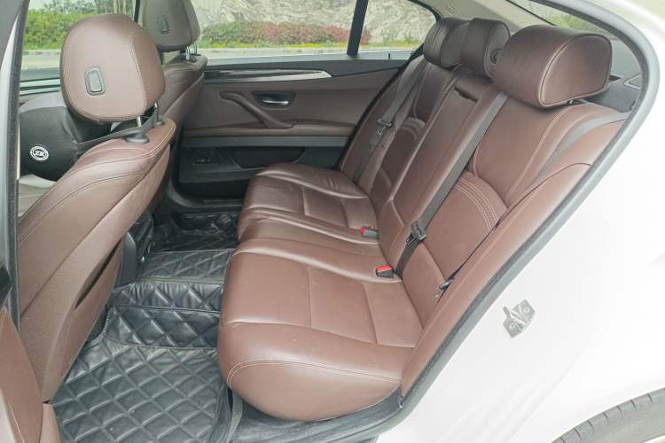 Used BMW 5 Series 2014 525Li Luxury Design Package Left Rear Seat