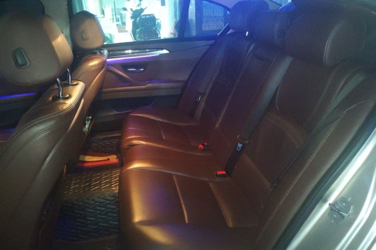 Used BMW 5 Series 2014 525Li Luxury Design Package Left Rear Seat