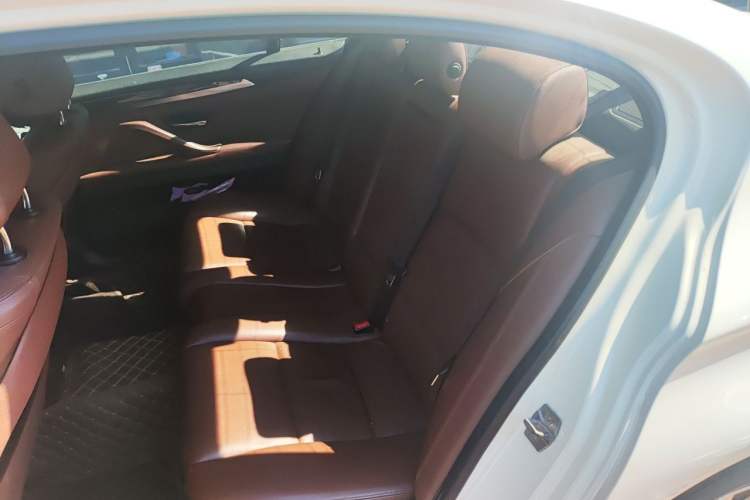 Used BMW 5 Series 2014 520Li Elegant Model Left Rear Seat