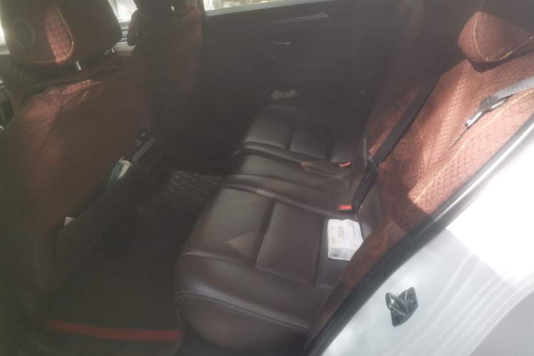 Used BMW 5 Series 2014 525Li Luxury Design Package Left Rear Seat