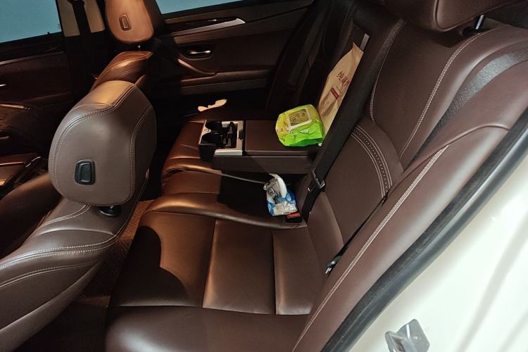 Used BMW 5 Series 2014 525Li Luxury Design Package Left Rear Seat