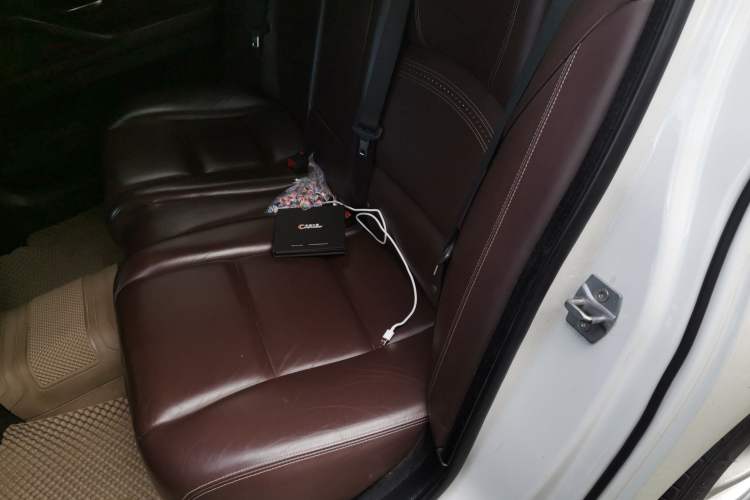 Used BMW 5 Series 2014 525Li Luxury Design Package Left Rear Seat