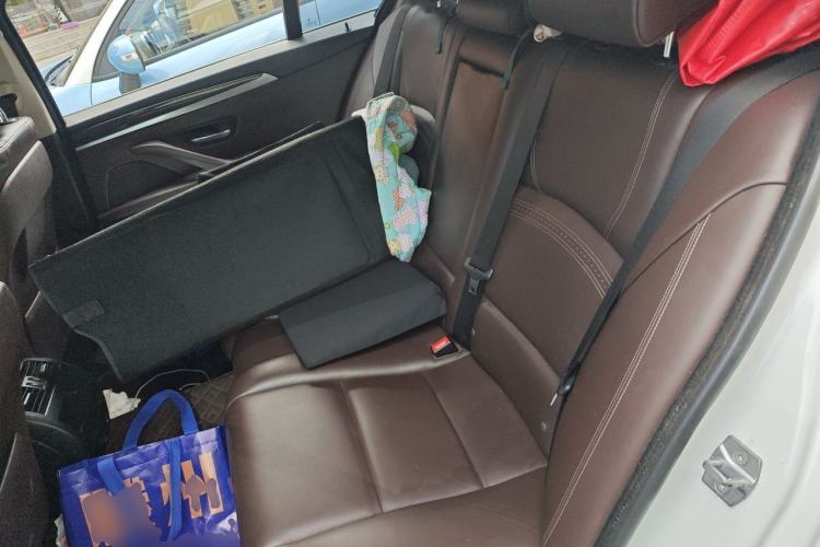 Used BMW 5 Series 2014 525Li Luxury Design Package Left Rear Seat