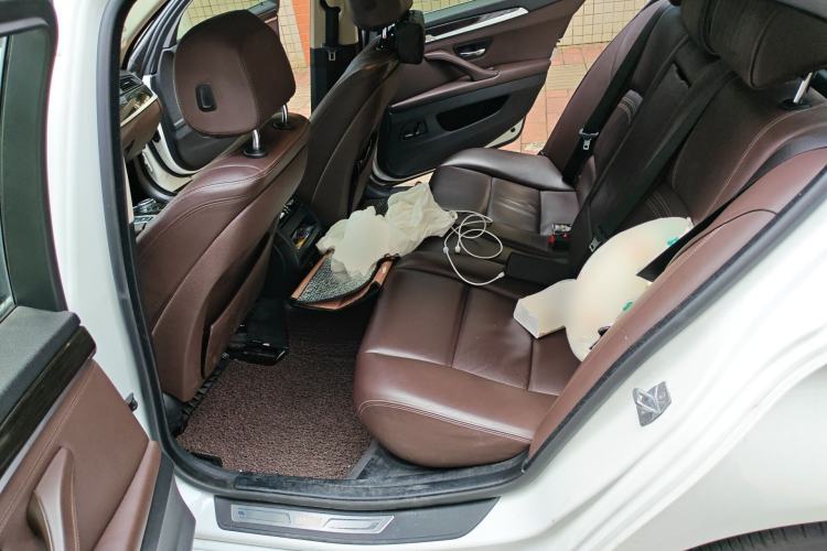 Used BMW 5 Series 2014 525Li Luxury Design Package Left Rear Seat