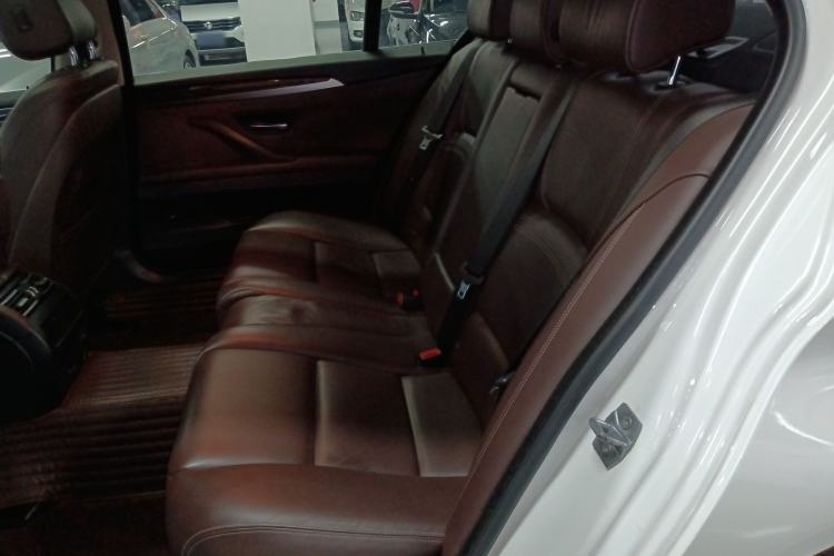 Used BMW 5 Series 2014 525Li Luxury Design Package Left Rear Seat