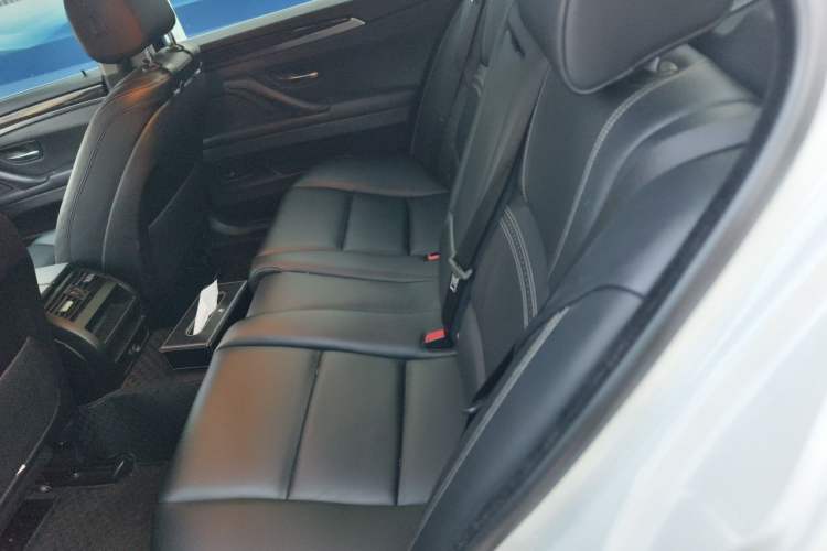 Used BMW 5 Series 2014 525Li Luxury Design Package Left Rear Seat