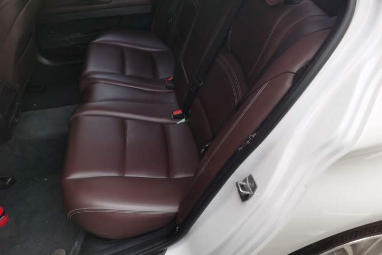 Used BMW 5 Series 2014 525Li Luxury Design Package Left Rear Seat