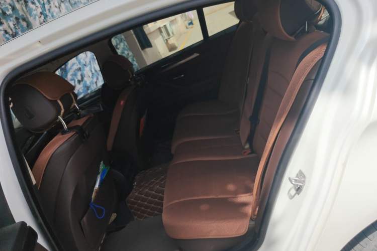 Used BMW 5 Series 2014 525Li Luxury Design Package Left Rear Seat