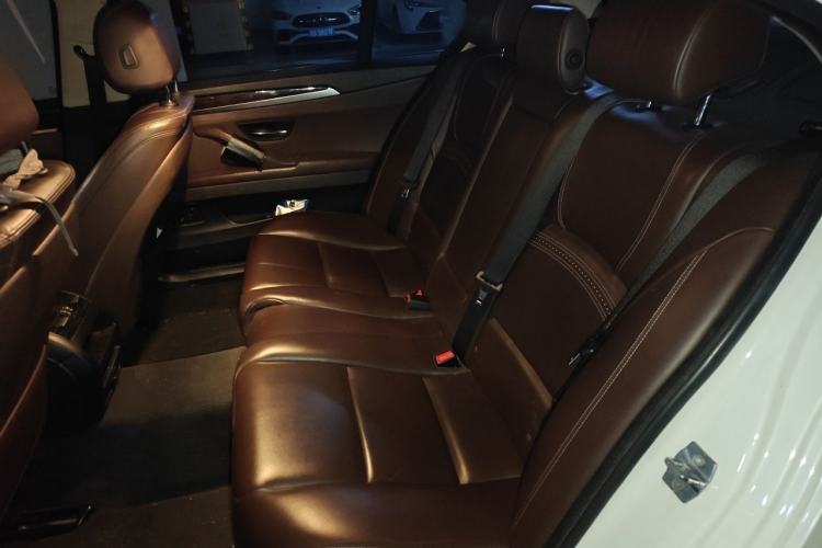 Used BMW 5 Series 2014 525Li Luxury Design Package Left Rear Seat